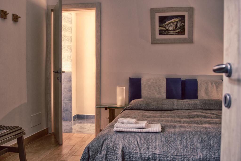 4 Camere A Трані Номер фото