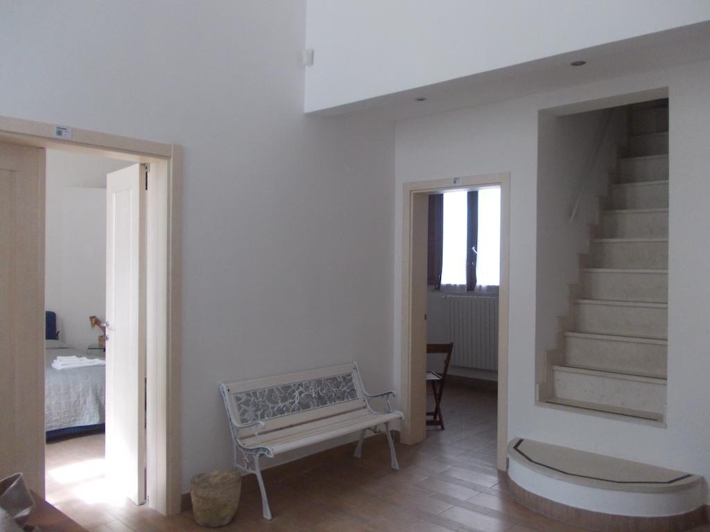 4 Camere A Трані Екстер'єр фото