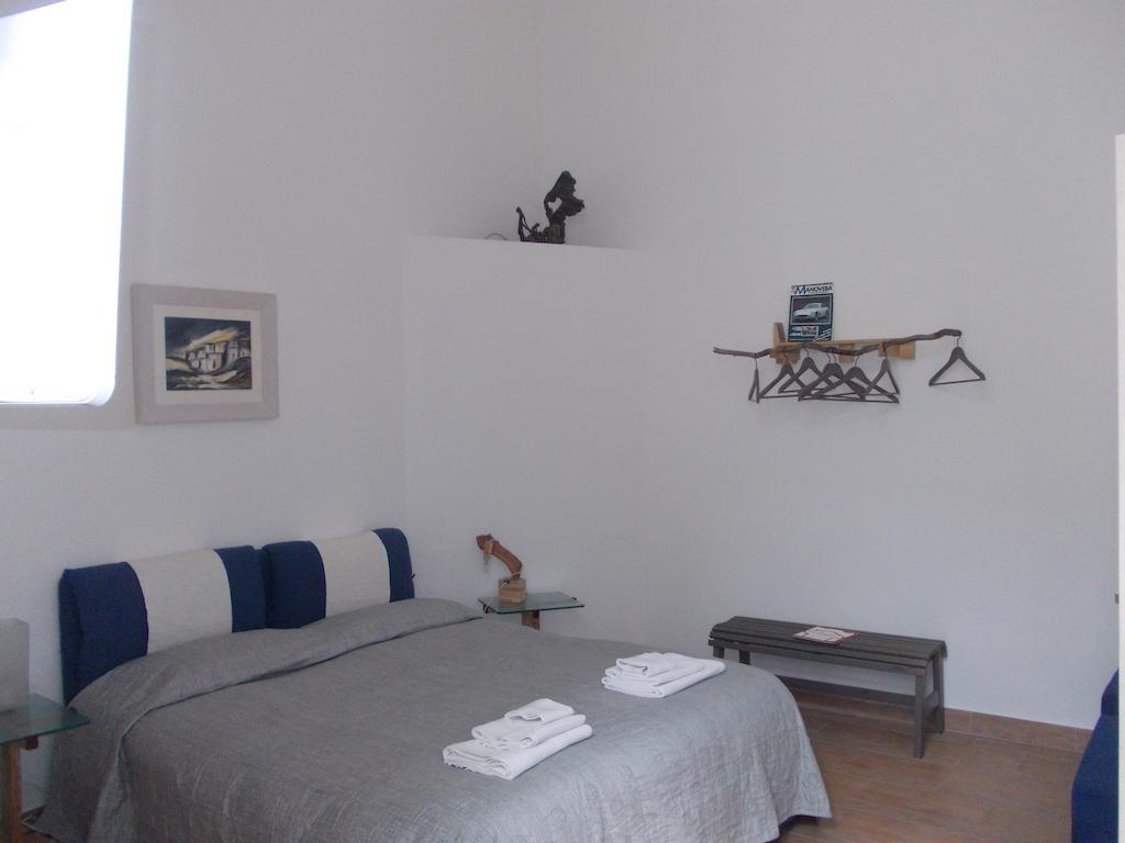 4 Camere A Трані Номер фото