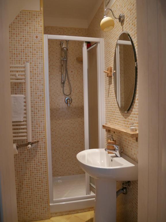 4 Camere A Трані Номер фото